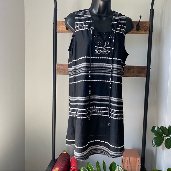 Dotti Dahlia Stripe Lace-Up Front Tank Dress swim Cover-Up in Black/White size S - Picture 2 of 7
